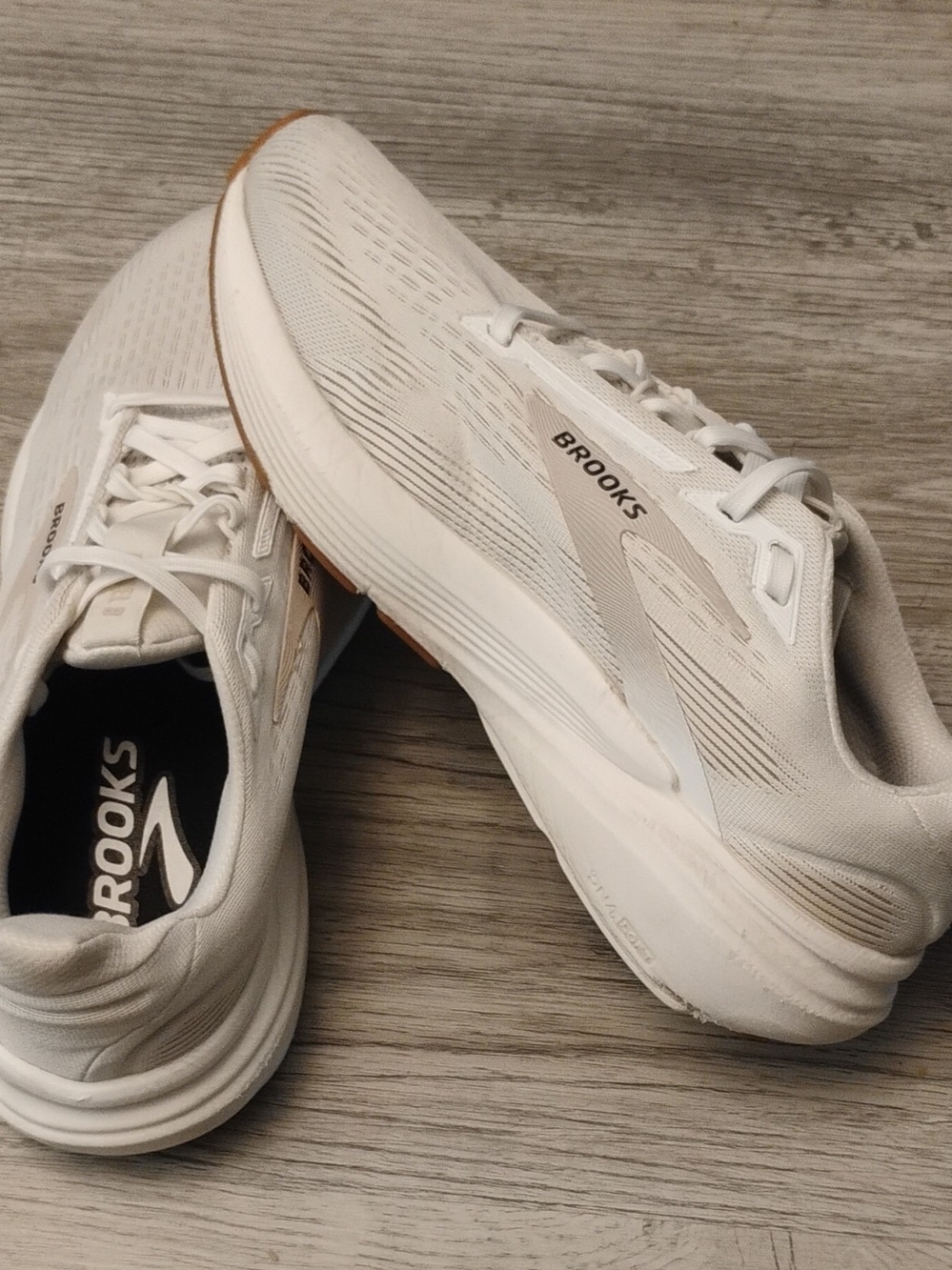 Brooks Revel 8 White Running Shoes - Lightweight Performance Women's Size 8.5D - Picture 7 of 9
